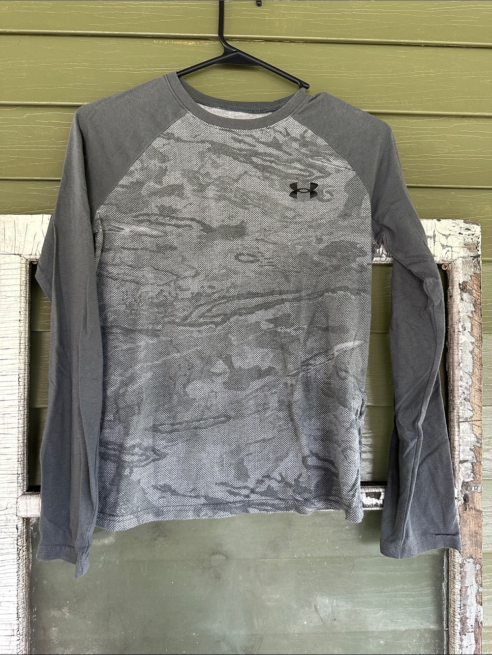 Under Armour Men’s Long Sleeve Crew - Gray Camouflage